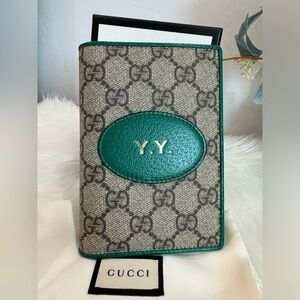 Gucci GG Supreme Canvas Passport Holder